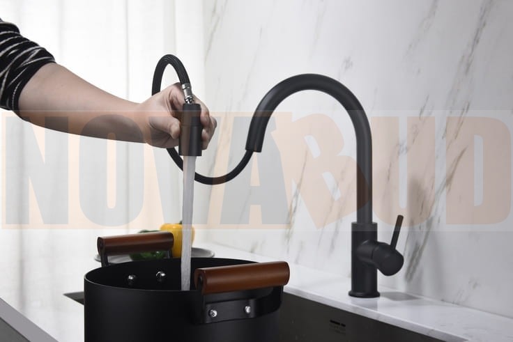 Plaza-czarny mat_1.jpg